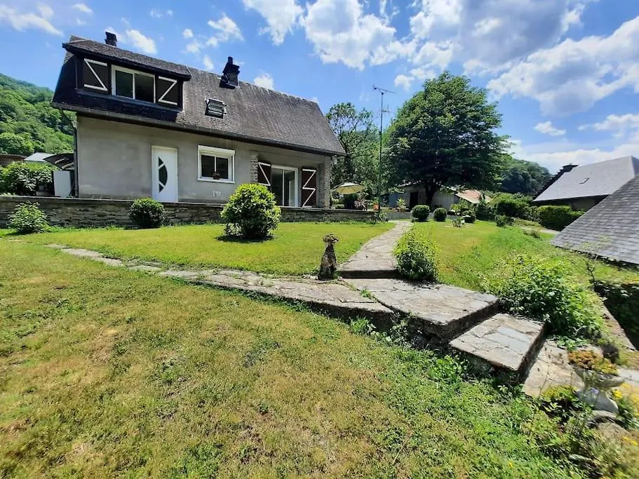 Holiday home Maison Avec Jardin Pres De Luchon Cazaux-Layrisse