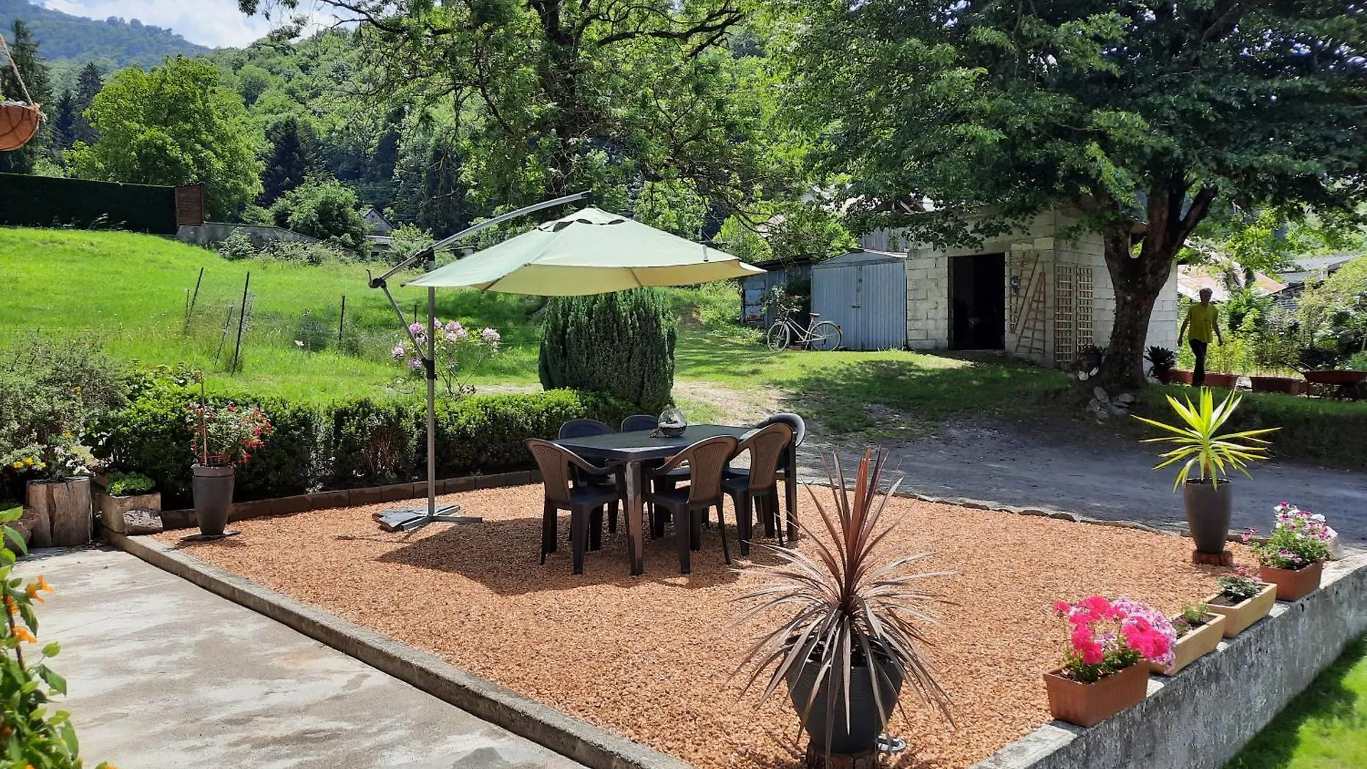 Holiday home Maison Avec Jardin Pres De Luchon Cazaux-Layrisse